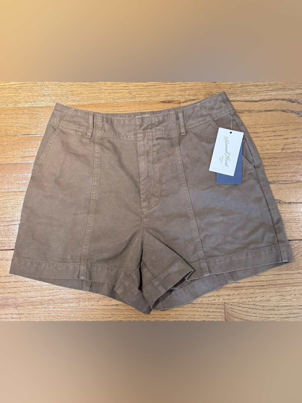 Universal Thread High Rise Khaki Shorts Size 4 Brown NWT - Picture 3 of 5